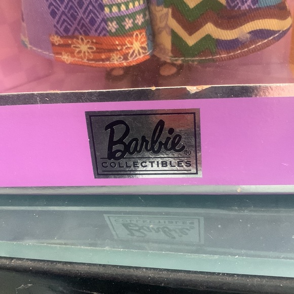 Barbie Doll Peace and Love - Picture 3 of 4